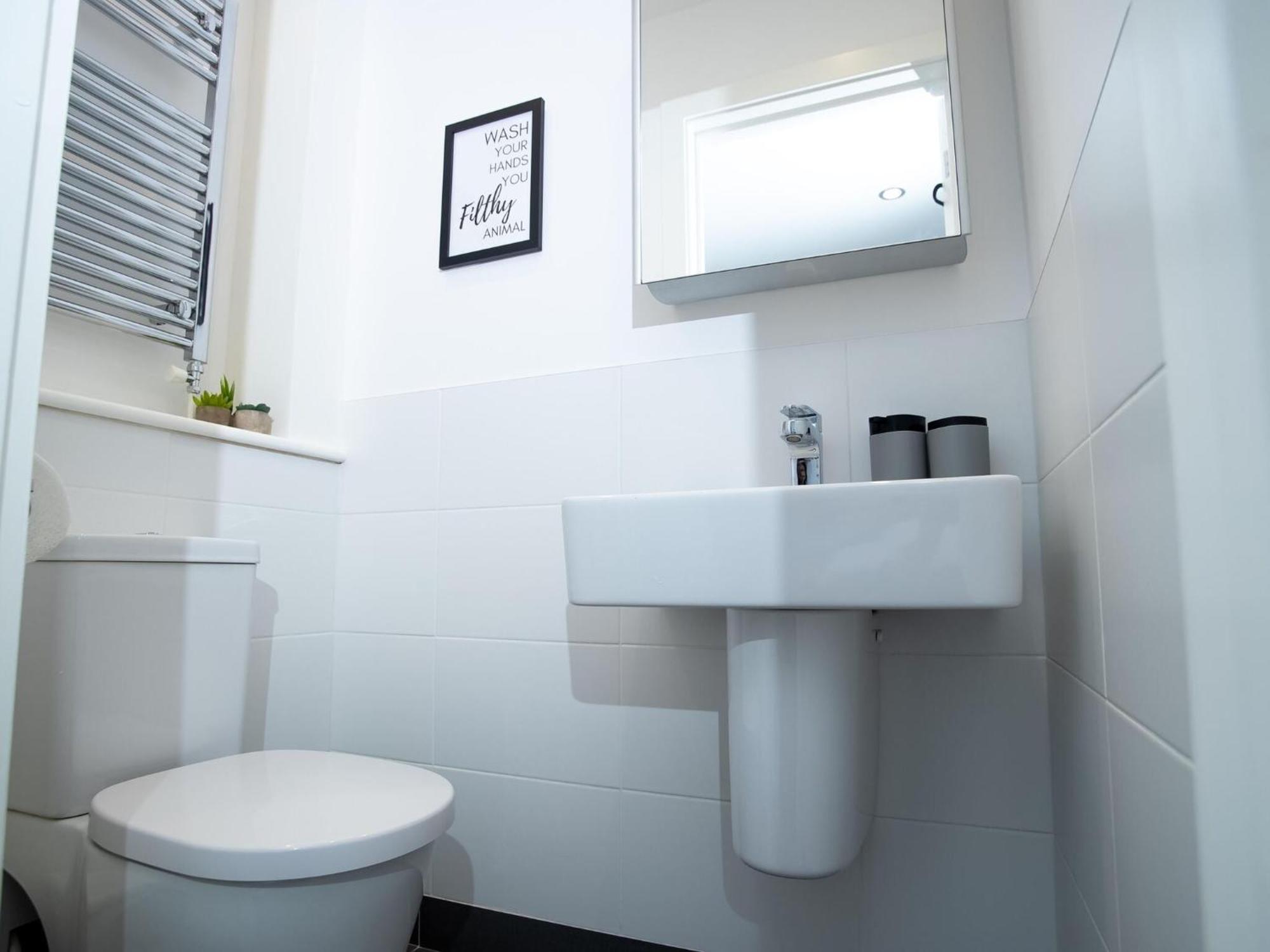 Pembroke House Apartments Exeter For Families Business Relocation Free Parking Exterior photo