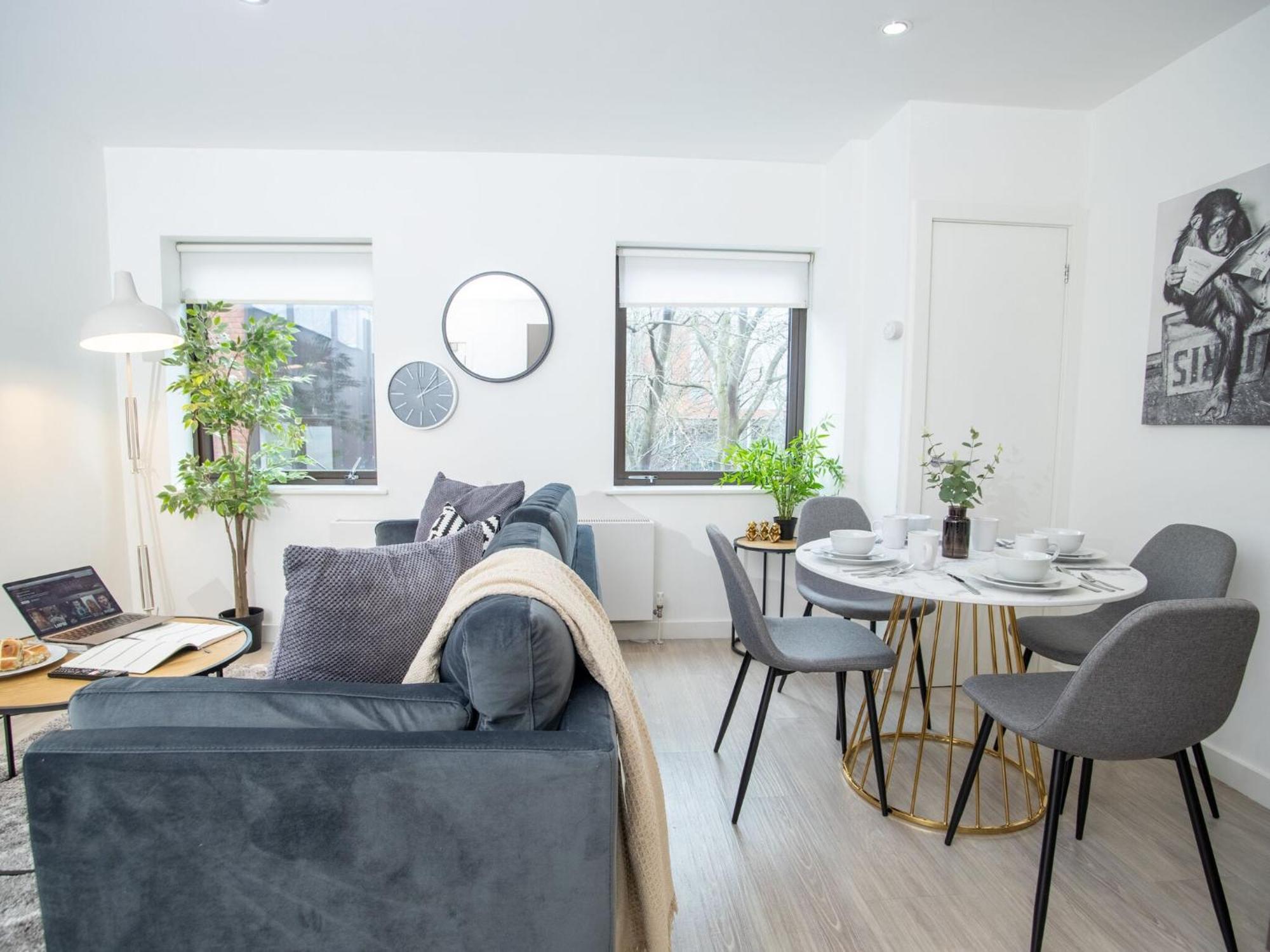 Pembroke House Apartments Exeter For Families Business Relocation Free Parking Exterior photo
