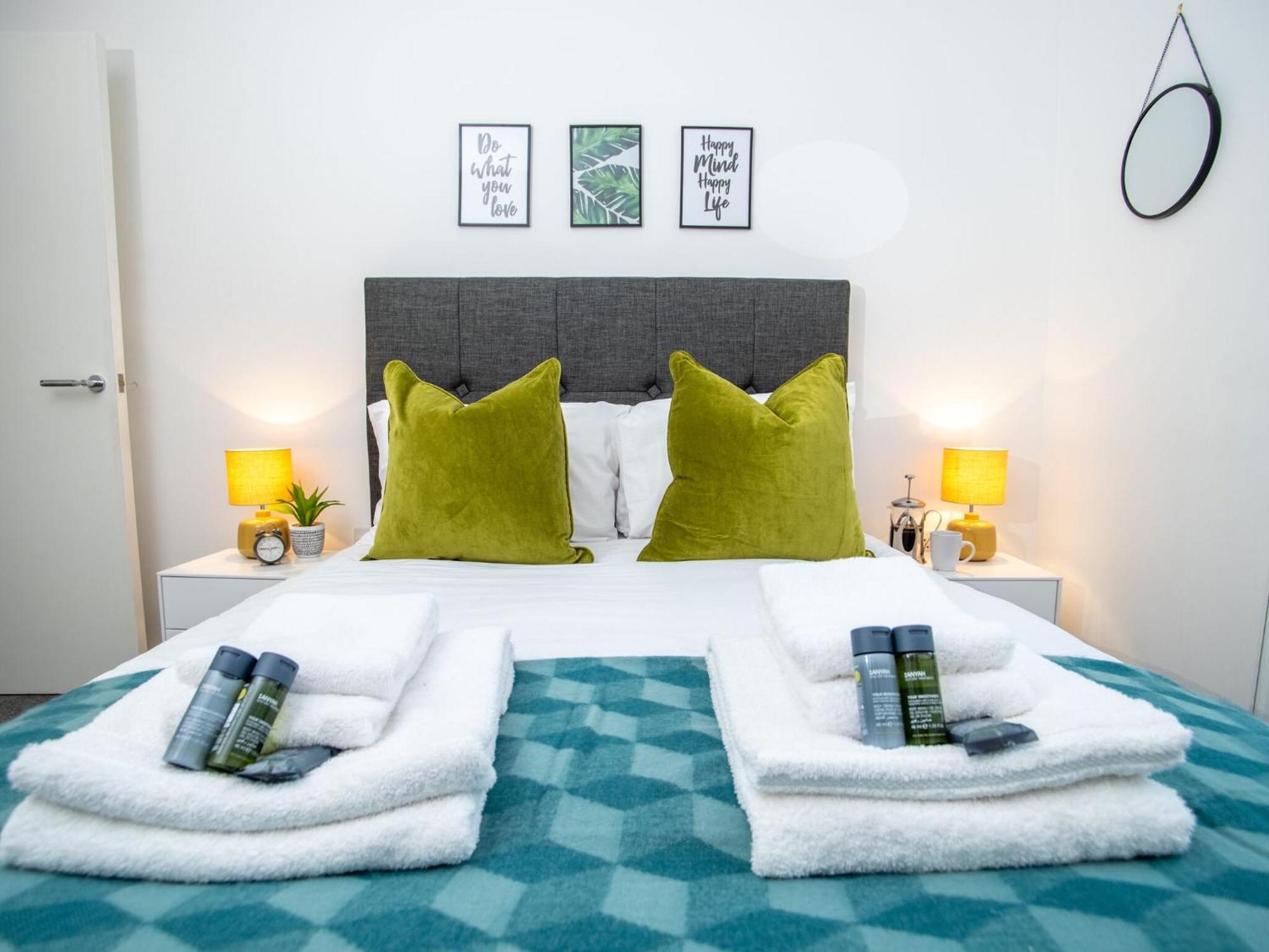 Pembroke House Apartments Exeter For Families Business Relocation Free Parking Exterior photo